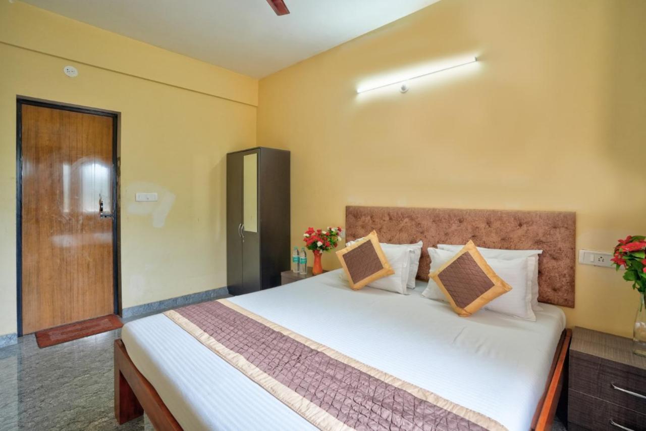 Golden Studio Apartment Goa Калангут Экстерьер фото
