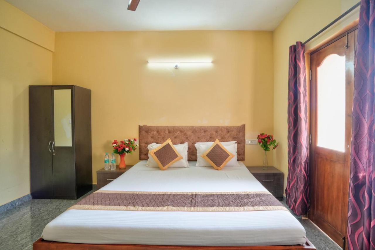 Golden Studio Apartment Goa Калангут Экстерьер фото